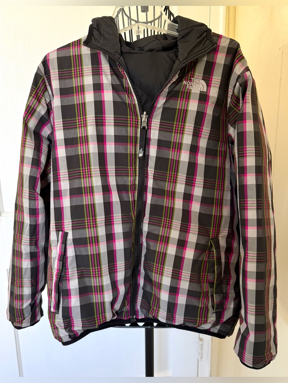 The North Face Girls Reversible 550 Down Puffer Jacket | Plaid Hooded Size XL - Picture 4 of 6